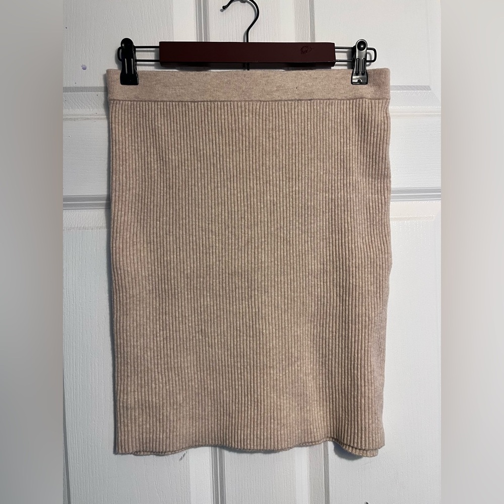 Old Navy Beige Ribbed Knit Skirt